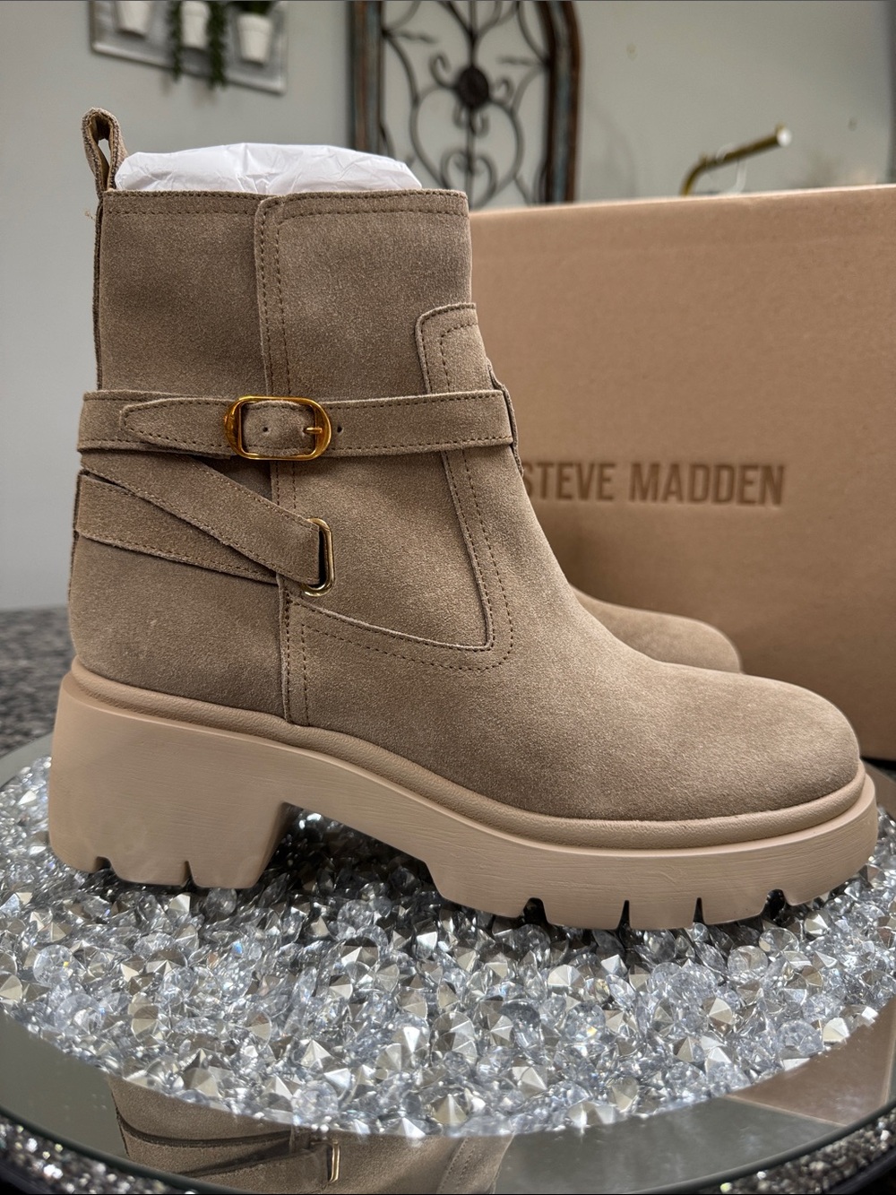 Steve Madden Collette Taupe Suede Lug-Sole combat Buckle Ankle Boots NEW 9.5